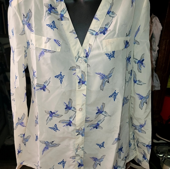 Face2Face NWT beautiful cream & blue Butterfly & bird button down - Picture 3 of 9